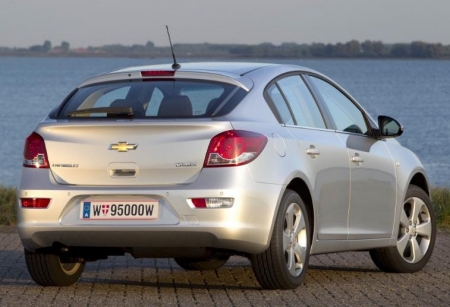 Сhevrolet Cruze 2012 хэтчбек дешевле седана на 10 тысяч