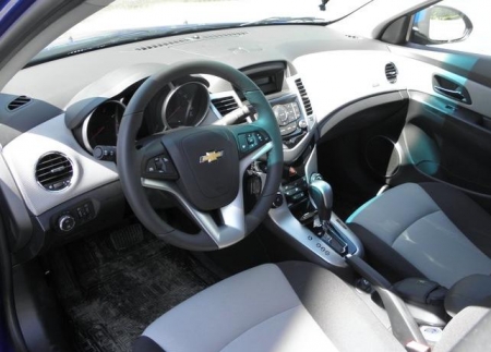 Chevrolet Cruze 2011 - отзыв автовладельца