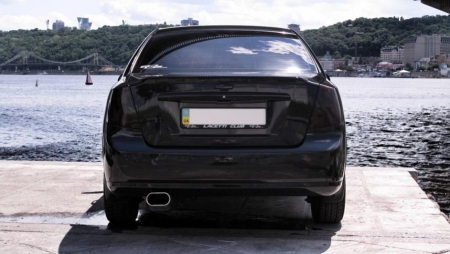 Тюнинг черной Chevrolet Lacetti SX