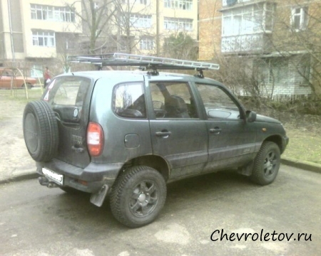 Экспедиционный багажник на Шевроле Нива